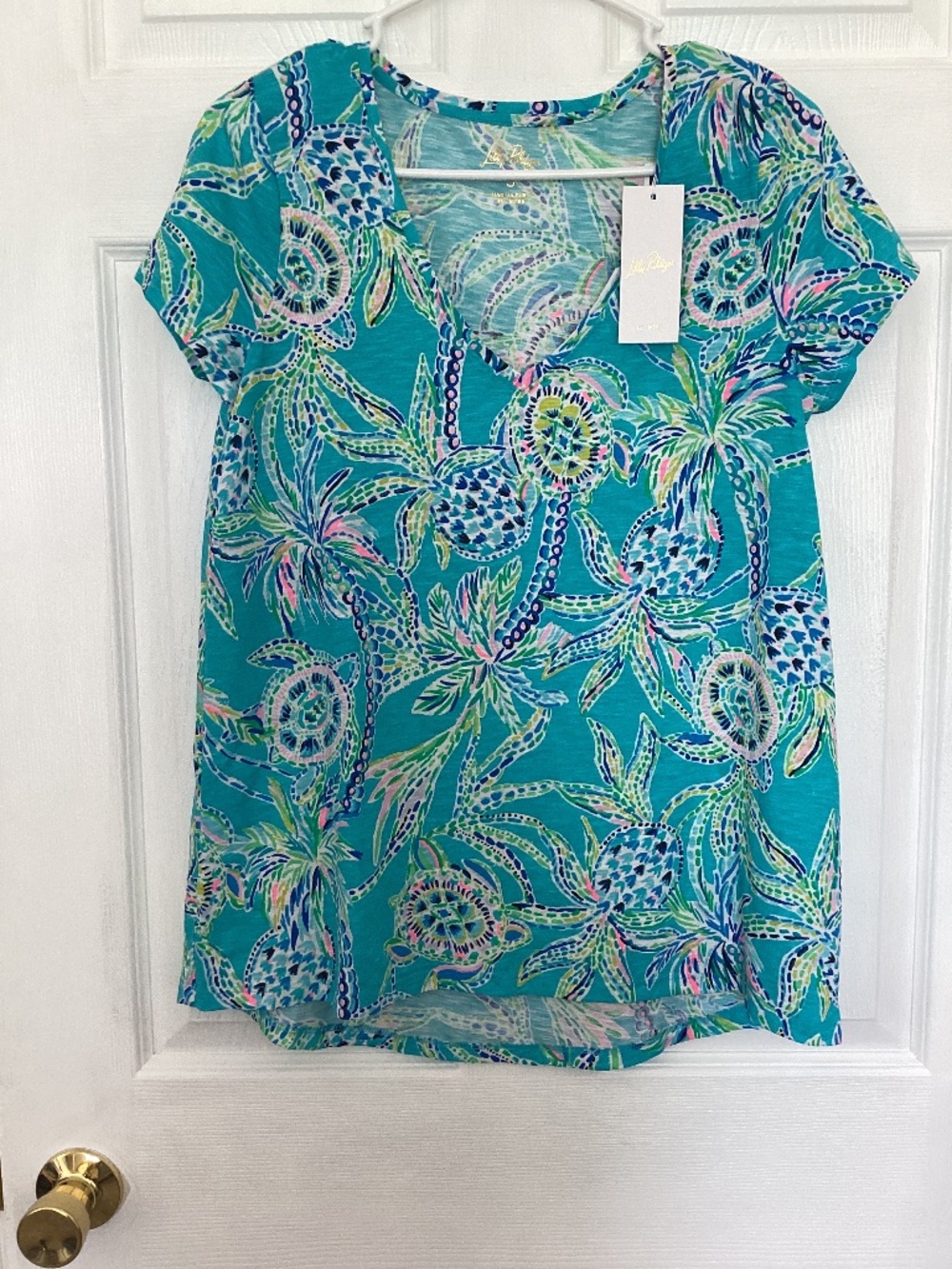 Lilly PulitZee Etta V-Neck Top Bermuda Turtle Szn Print Size Small NWT